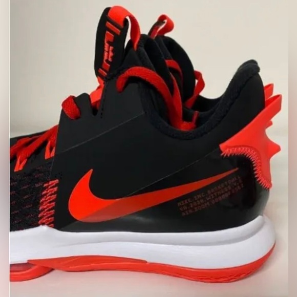 NWOB Nike Lebron Witness 5 Shoes Men's Sz 8.5-12 Black Red Basketball CQ9380-005 - Picture 4 of 6